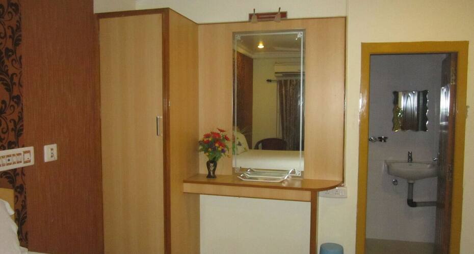 Hotel Srinivasa Residency, Tirupati 2